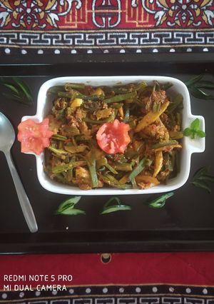 भिन्डी आलू की सब्जी (Bhindi Aloo Sabzi Recipe in Hindi) रेसिपी मुख्य फोटो