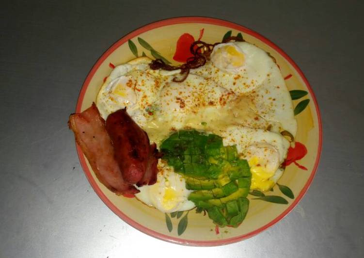 You Do Not Have To Be A Pro Chef To Start Fried eggs with fried beef and avacado