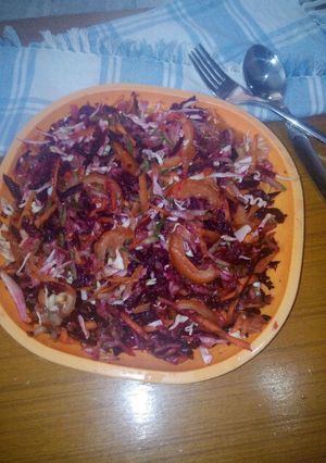 A picture of Kachoomar salad.