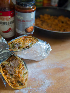 Una foto de Burrito estilo Coreano