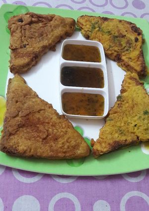 A picture of Bread pakora.