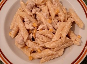 O poză a rețetei Penne cu piept de pui, porumb și sos de smântână.