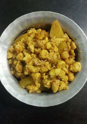A picture of Posto bori masala.