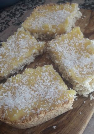 Una foto de Tarta de coco y limón