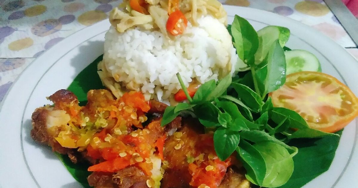 Sego jamur + ayam penyet