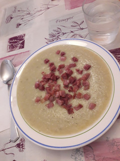 Una foto de Crema de verduras claras baja en calorías
