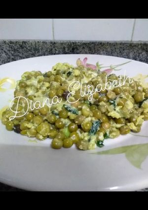 Una foto de Revuelto de arvejas en 3 minutos.👩🏼‍🍳