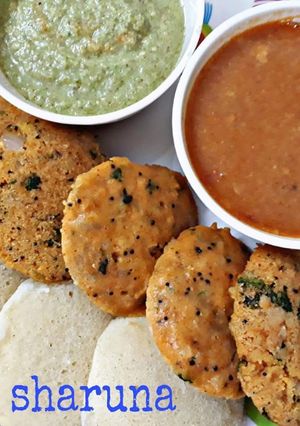 A picture of Rawa masala idli.