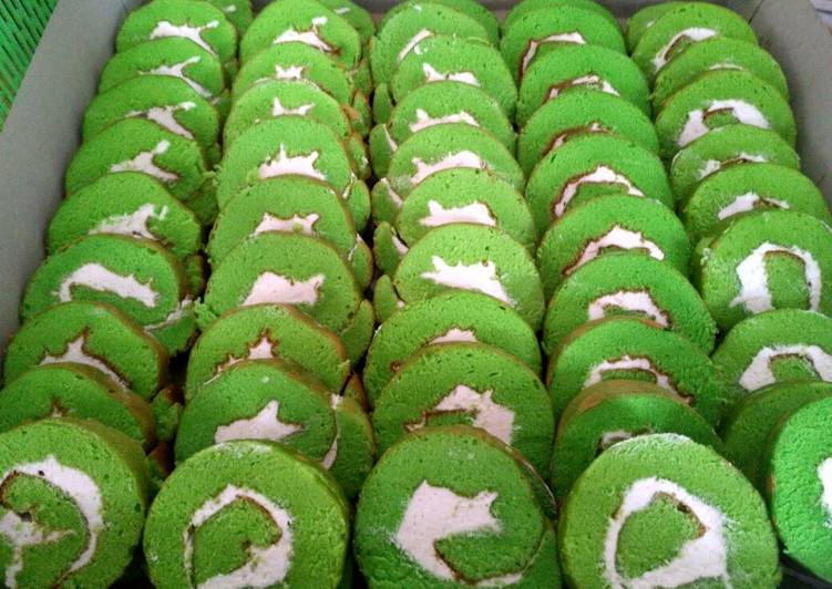 Roll cake pandan