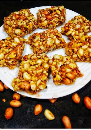 A picture of Roasted Peanuts Chikki.