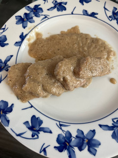 Una foto de Solomillo de cerdo con salsa de setas al oporto