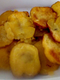 Una foto de Papas Criollas Pisadas al Ajo