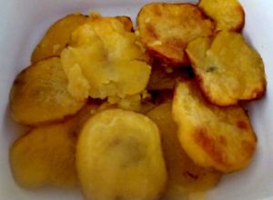 Una foto de Papas Criollas Pisadas al Ajo