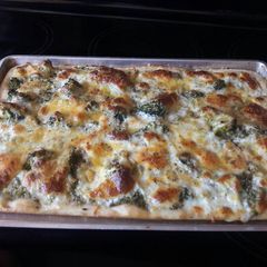 A picture of Broccoli pizza.