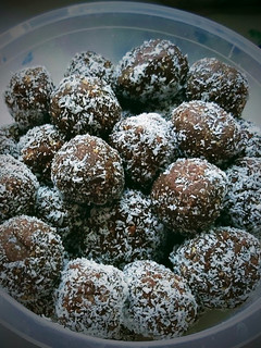 Gesztenyés kókuszgolyó 🥥🥥🥥 recept fotója
