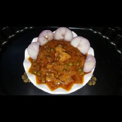 A picture of Mushroom Matar Masala.