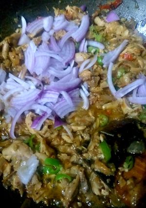 A picture of Chicken khara masala.