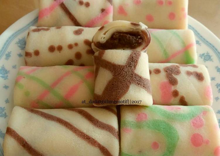 Resep masakan Dadar Gulung Motif | Cara Mengolah Dadar Gulung Motif Yang Bikin Ngiler