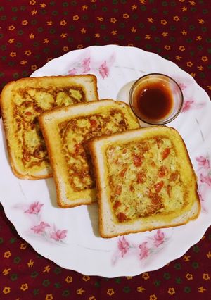 A picture of Cheese Tomato Egg Toast.
