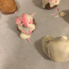 A picture of Lotus balls.