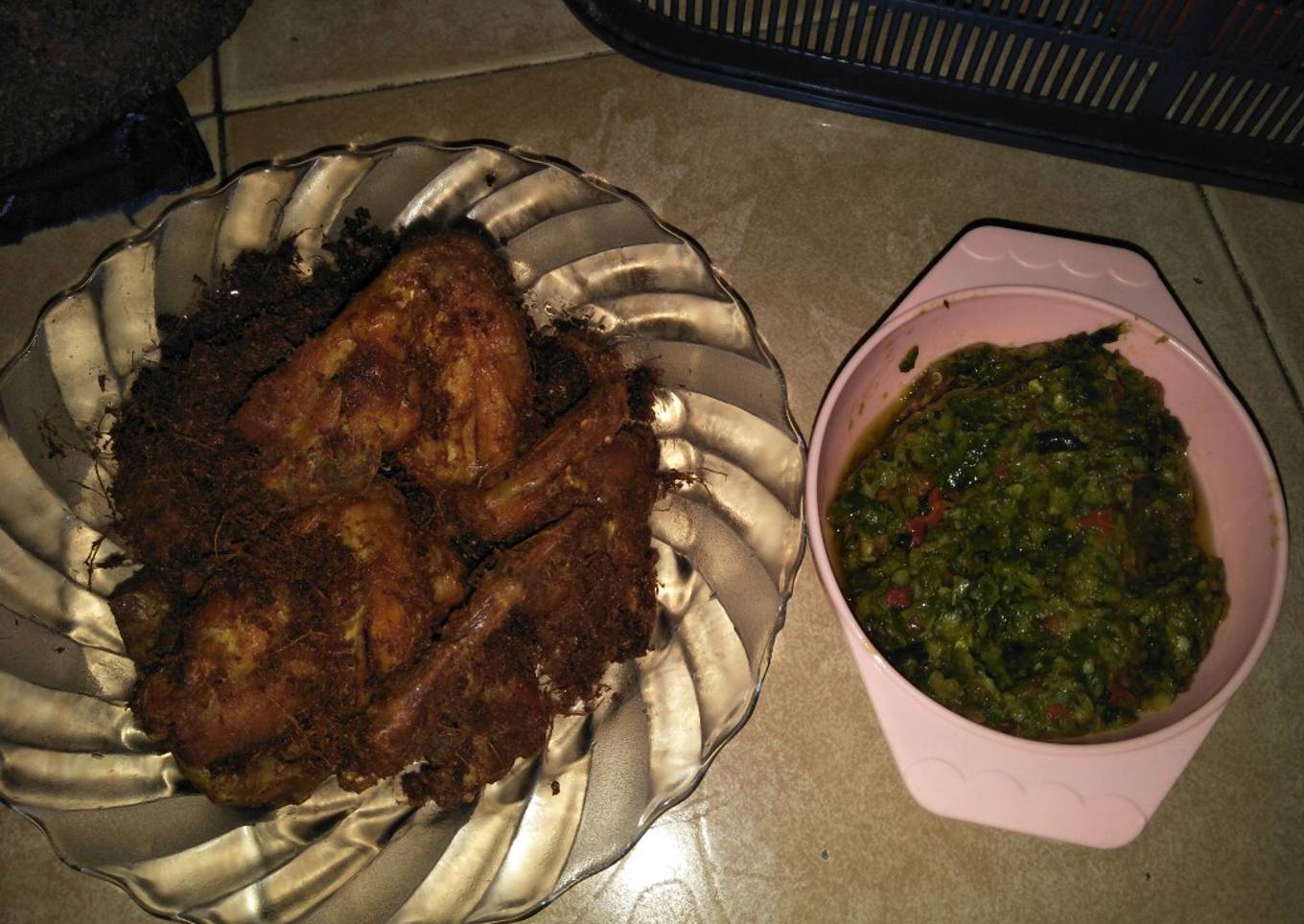 Bagaimana Membuat Ayam goreng kalasan dan sambel cabe ijo Anti Gagal