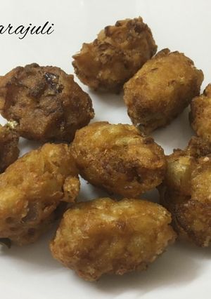 A picture of Jowar aata, samak aata, gobhi and onion ke pakode.