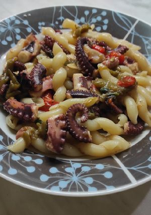 Foto di Fusilli napoletani con polpo e peperoni