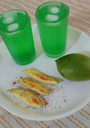 A picture of Homemade kachi Keri sharbat.