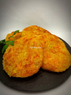 Una foto de Hamburguesas de quinoa con zanahoria y queso