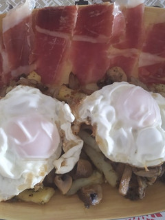 Una foto de Verduras fritas con Huevos