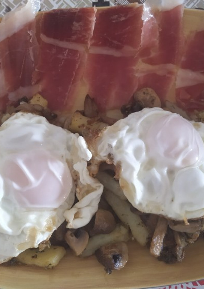 Una foto de Verduras fritas con Huevos