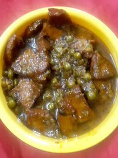 A picture of Matar Paneer.