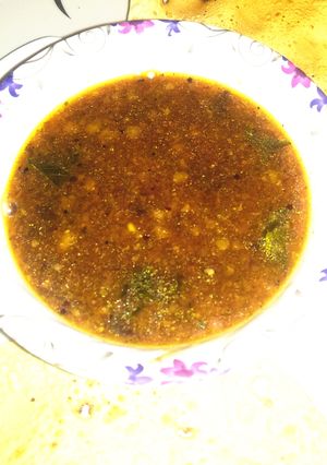 कैरी कढी आंबट गोड (kairri kadhi recipe in marathi) रेसिपी चे मुख्य फोटो 