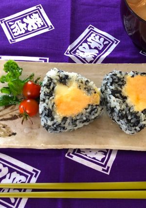 A picture of Cheese-in Rice Ball.