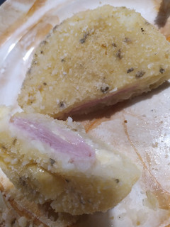 Una foto de Bombas de papas (Horno) rellena de jamón y queso
