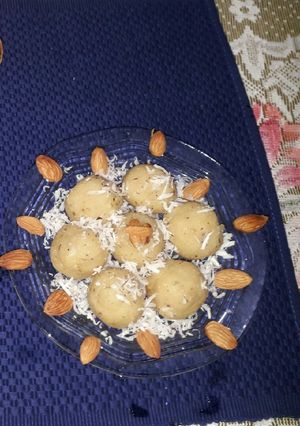 A picture of Rice Flour ladoos.