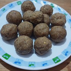 A picture of Poushtik laddu.