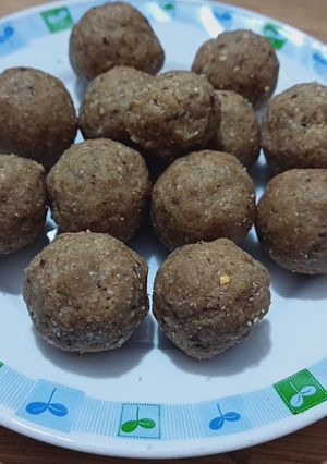 A picture of Poushtik laddu.
