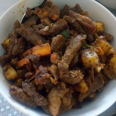 A picture of Pineapple Stir fry beef.