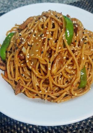 Una foto de Wok de Fideos con Pollo