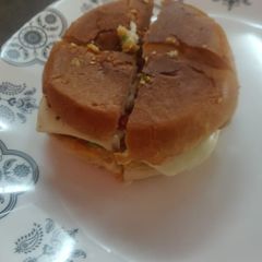 A picture of Cheese burger.