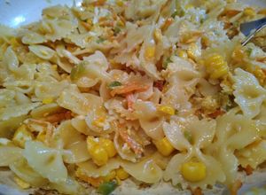 Una foto de Revuelto de fideos del día anterior con verduras