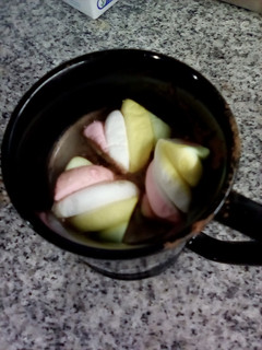 Una foto de Chocolate caliente con marshmallows