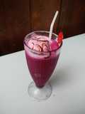 Ice cream float buah naga