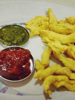 વણેલા ગાંઠિયા (Vanela Gathiya Recipe In Gujarati) રેસીપી મુખ્ય ફોટો