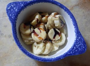 Une photo de Banane tahini et mélasse de dattes 🥣🍌🍯