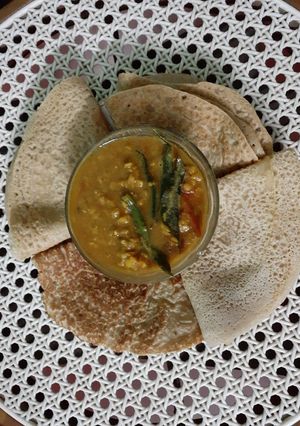 গোলা রুটি সাথে মুসুর ডালের তরকা(Gola ruti masoor dal tadka recipe in Bengali) রেসিপির প্রধান ছবি