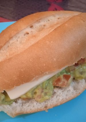 Una foto de Lonche de guacamole