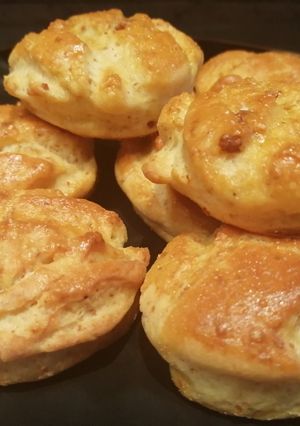 Egyszerű tepertős pogácsa recept fotója
