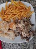 Pollo con champiñones revueltos